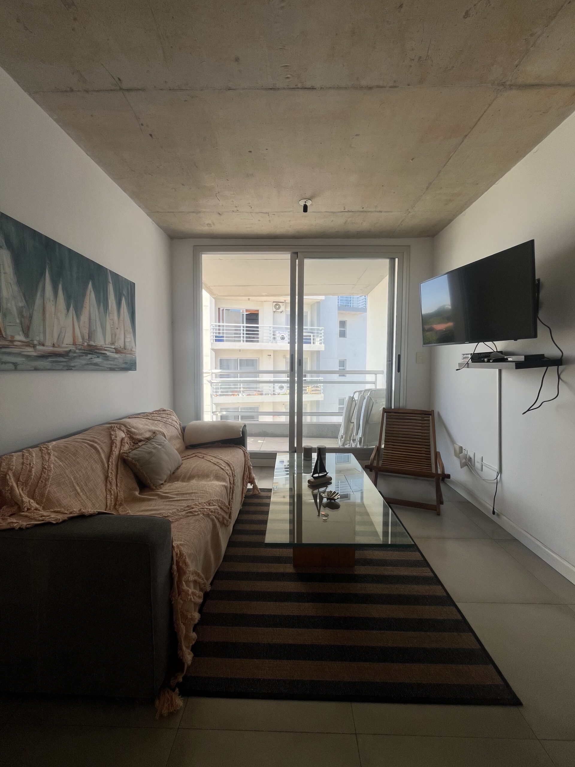 Apartamento dos dormitorios en edificio La Loma - cantegril